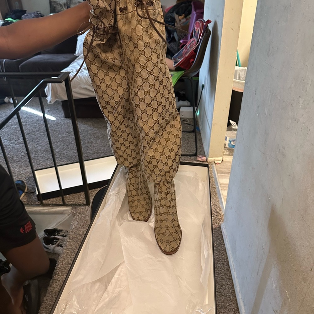 Gucci Monogram Brown Boots - Picture 5 of 5